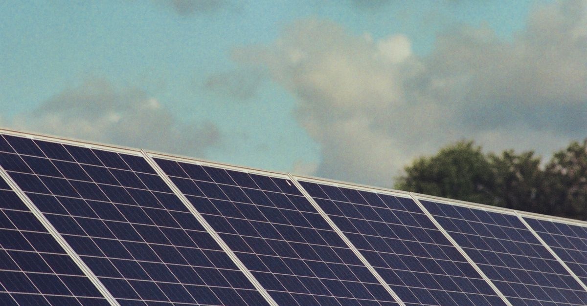Photovoltaik auf dem Steildach clever planen: So wird Ihr Dach zum Sonnenkraftwerk