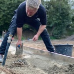 Das perfekte Fundament für eine stabile Gartenmauer: So gelingt der Aufbau