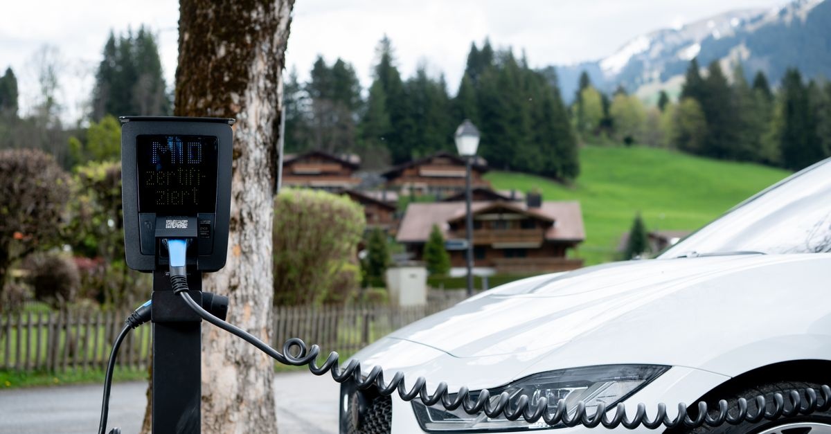 Vehicle-to-Home verstehen: Wie Ihr Elektroauto zum smarten Energiespeicher für Zuhause wird